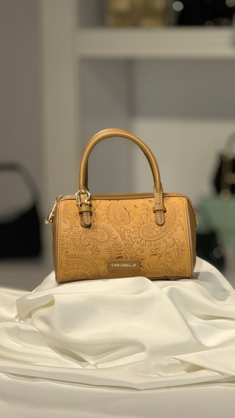 کیف دستی و دوشی با طراحی گلدوزی کریسبلا مدل 1140 | اورجینال